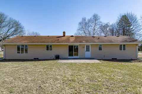 Exterior - 3019 N Abendroth St, Appleton, WI 54914 photo 7 of 12