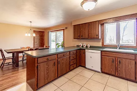 Kitchen - 3019 N Abendroth St, Appleton, WI 54914 photo 2 of 3