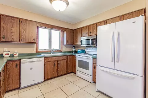 Kitchen - 3019 N Abendroth St, Appleton, WI 54914 photo 3 of 3