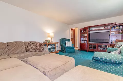 Living - 3019 N Abendroth St, Appleton, WI 54914 photo 5 of 6