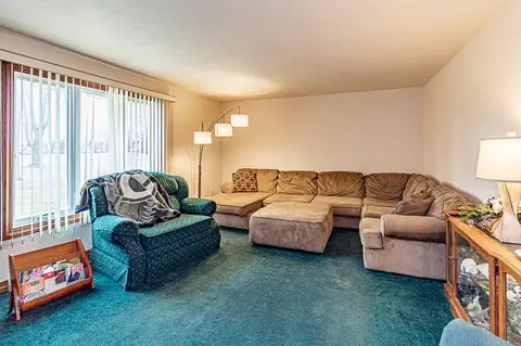 Living - 3019 N Abendroth St, Appleton, WI 54914 photo 3 of 6