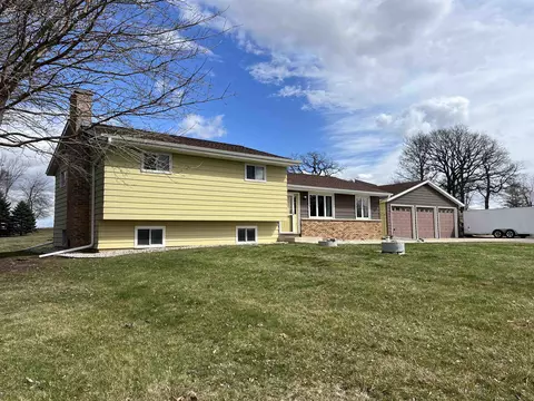 w4051 Artesian Road, Fond Du Lac, WI 54937