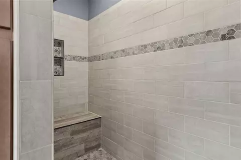 Bath - 633 W Cedar St, Hilbert, WI 54129 photo 4 of 7