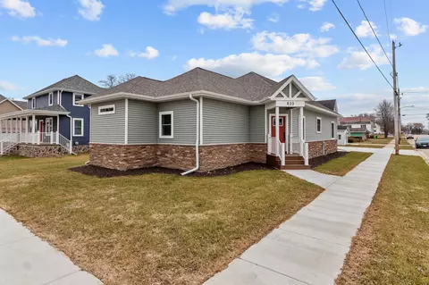 Exterior - 633 W Cedar St, Hilbert, WI 54129 photo 5 of 6