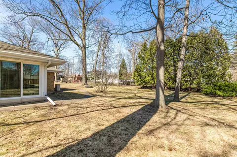 Exterior - 1100 E Melrose Ave, Appleton, WI 54911 photo 3 of 5