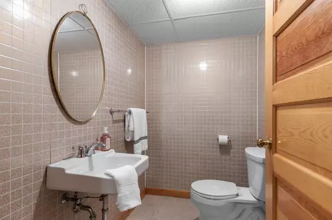 Bath - 1100 E Melrose Ave, Appleton, WI 54911 photo 3 of 3