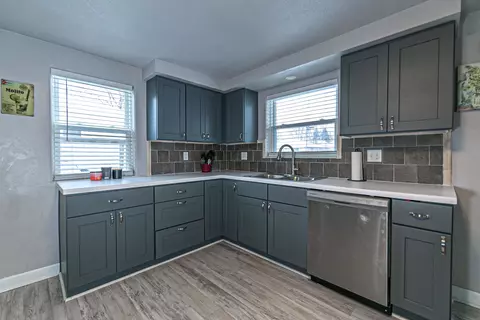Kitchen - 608 S Lee St, Appleton, WI 54915 photo 2 of 5