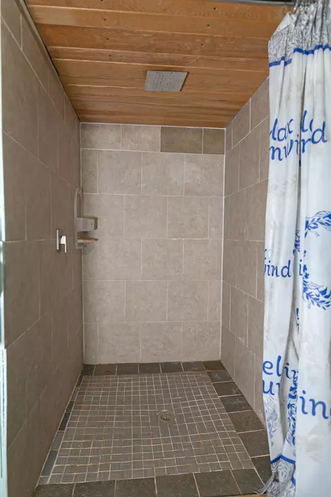 Bath - 608 S Lee St, Appleton, WI 54915 photo 2 of 2