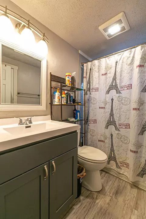 Bath - 608 S Lee St, Appleton, WI 54915 photo 1 of 2