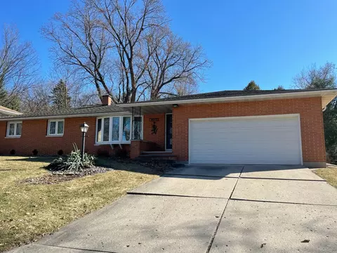 2486 Leslie Dr, Green Bay, WI 54302