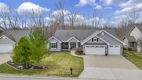 1368 Whispering Pines Ln, Neenah, WI 54956