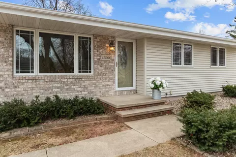2600 S Eric Dr, Appleton, WI 54915