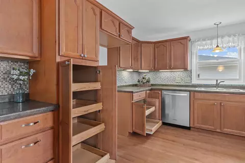 2600 S Eric Dr, Appleton, WI 54915 photo 5