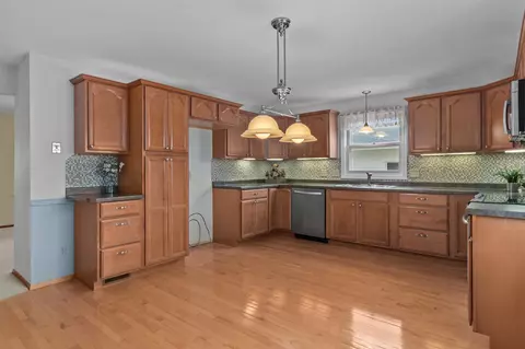 2600 S Eric Dr, Appleton, WI 54915 photo 3
