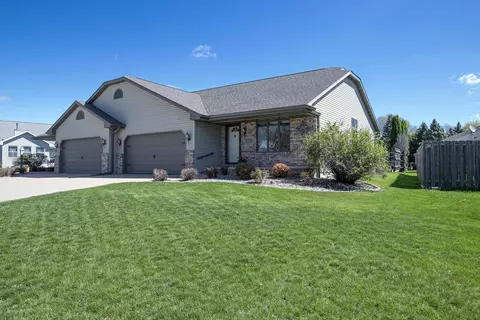 2680 N Millbrook Rd, Appleton, WI 54914