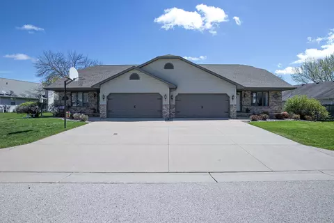 Exterior - 2680 N Millbrook Rd, Appleton, WI 54914 photo 3 of 11