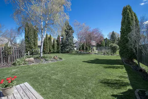 Exterior - 2680 N Millbrook Rd, Appleton, WI 54914 photo 10 of 11