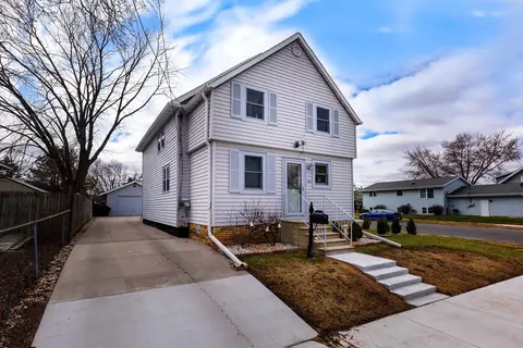 1037 Arthur Ave, Oshkosh, WI 54902