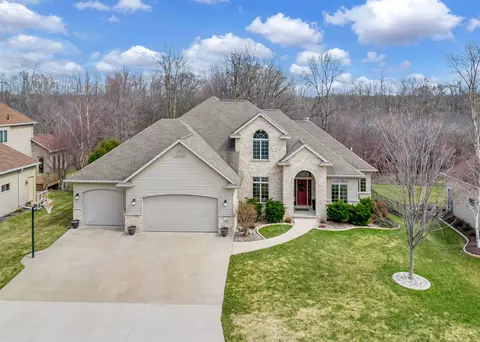 1552 Kingswood Dr, Neenah, WI 54956