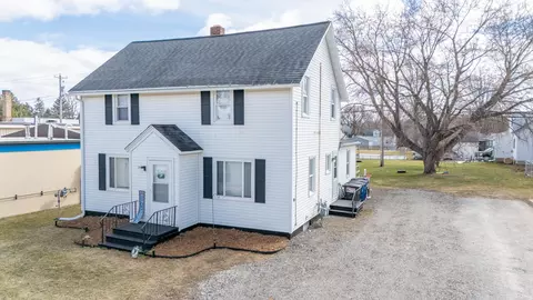 242 W Pulaski St, Pulaski, WI 54162