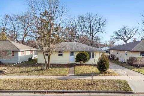 527 E Wilson Ave, Appleton, WI 54915 photo 2