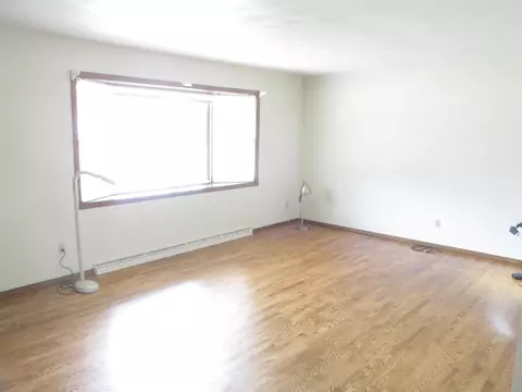 809 S Midpark Dr, Appleton, WI 54915 photo 2