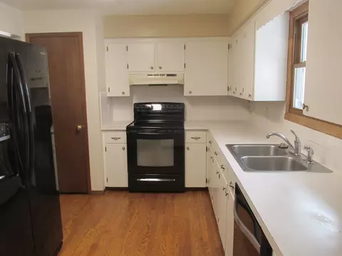 809 S Midpark Dr, Appleton, WI 54915 photo 9