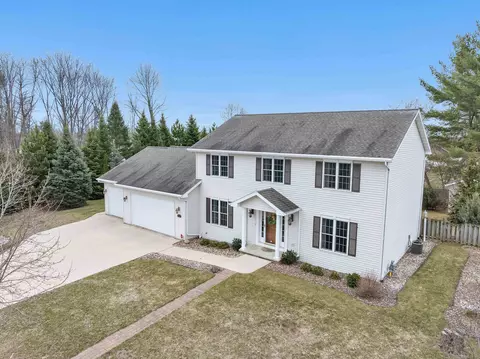 2973 Evergreen Ave, Green Bay, WI 54313