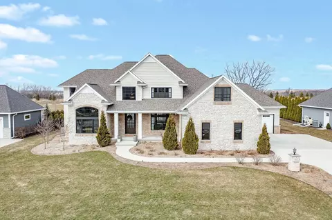 3665 Beachmont Rd, De Pere, WI 54115
