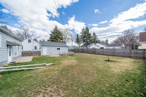 Exterior - 945 Short St, Appleton, WI 54915 photo 4 of 5