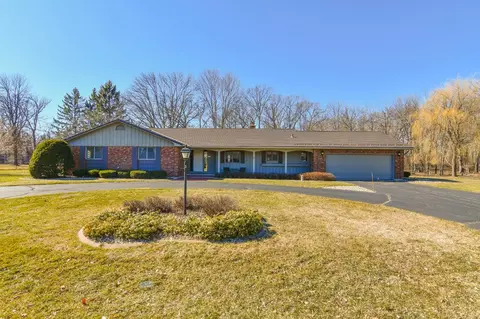 3044 Ridgeway Dr, Neenah, WI 54956