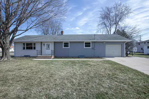 926 Louise St, Neenah, WI 54956