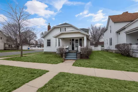 1516 14th Ave, Menominee, MI 49858
