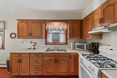 Kitchen - 85 Morningside Ct, Montello, WI 53949 photo 2 of 3
