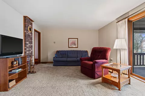 Living - 85 Morningside Ct, Montello, WI 53949 photo 3 of 3