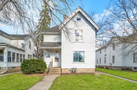 922 Wright St, Oshkosh, WI 54901