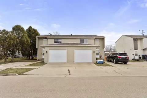 1232 Doctors Dr, Neenah, WI 54956