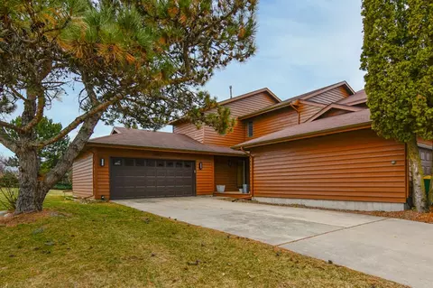 3492 Highland Center Dr, Green Bay, WI 54311