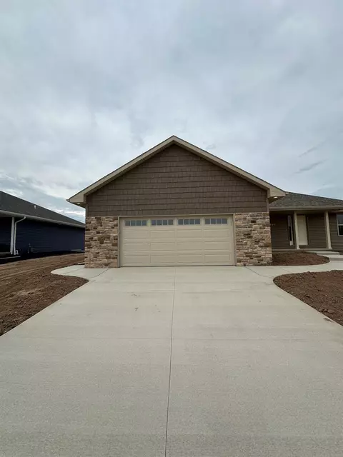 4590 Richard Ln, Green Bay, WI 54313