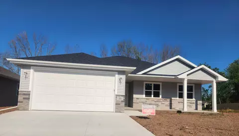 30 Ash Grove Pl, Kaukauna, WI 54130