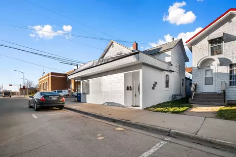 11 E 12th St, Clintonville, WI 54929