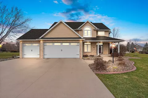 1560 Silver Maple Dr, De Pere, WI 54115
