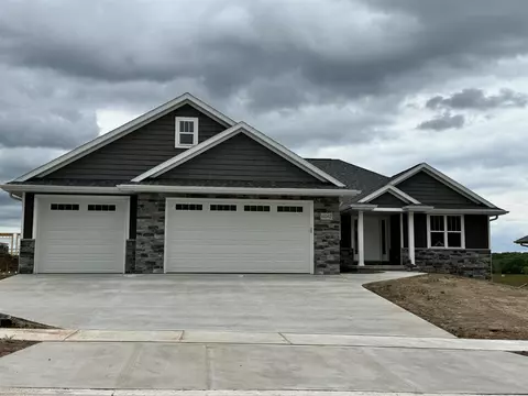 4042 S Brussels Way, Green Bay, WI 54313