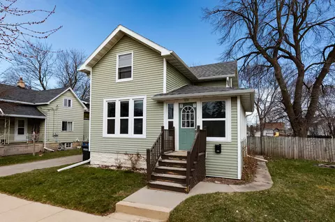 654 W 11th Ave, Oshkosh, WI 54902