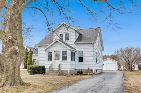 1032 N Rapids Rd, Manitowoc, WI 54220