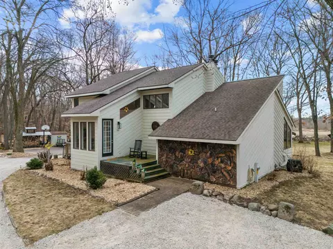 e3781 Rocky Ridge Road, Waupaca, WI 54981