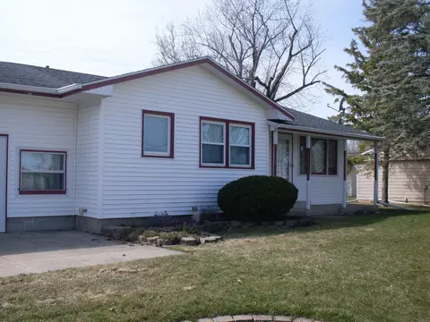 510 Poygan Rd, Omro, WI 54963