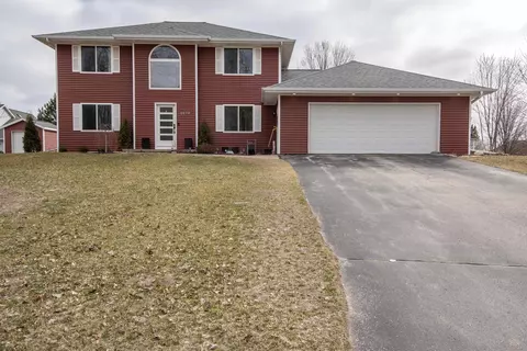 2976 Longview Ln, Suamico, WI 54173