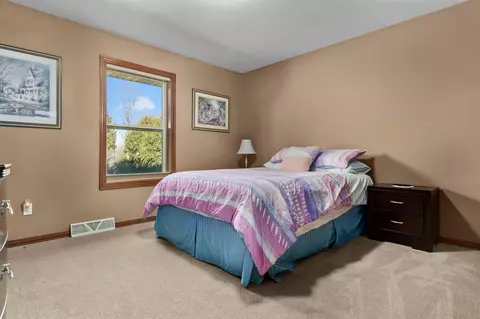 4310 E Braeburn Dr, Appleton, WI 54913 photo 15