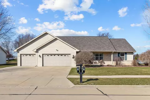4310 E Braeburn Dr, Appleton, WI 54913